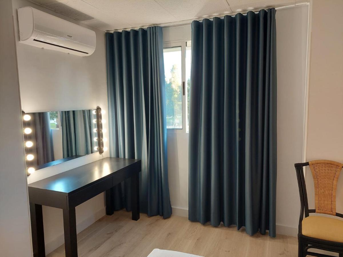 Hostal Garden Rous Paiporta Exterior photo