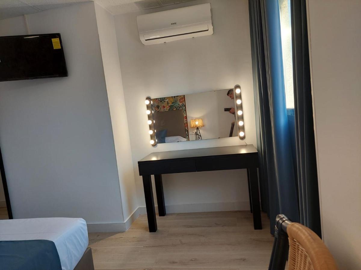 Hostal Garden Rous Paiporta Exterior photo